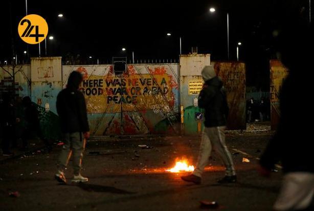 حمله مردم به پلیس بلفاست