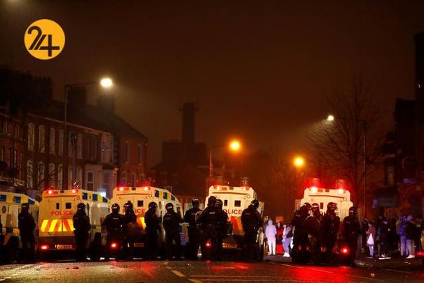 حمله مردم به پلیس بلفاست