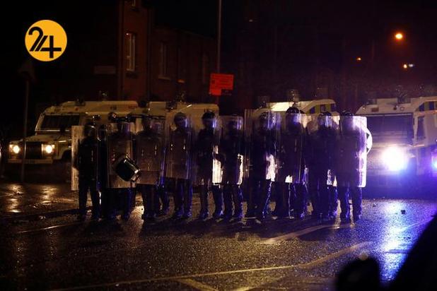 حمله مردم به پلیس بلفاست