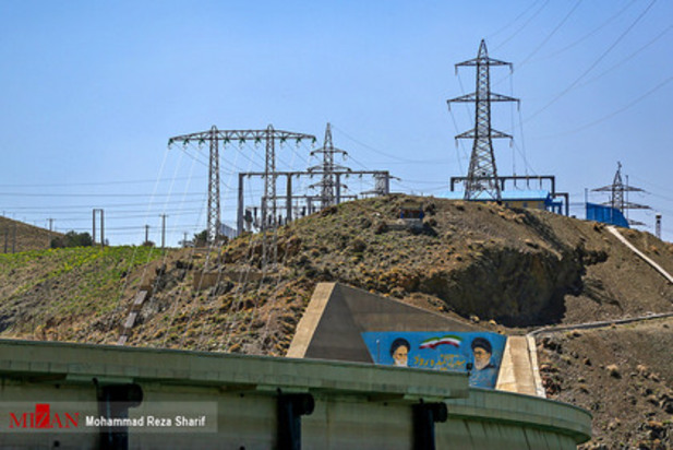 کاهش آب مخزن سد زاینده رود