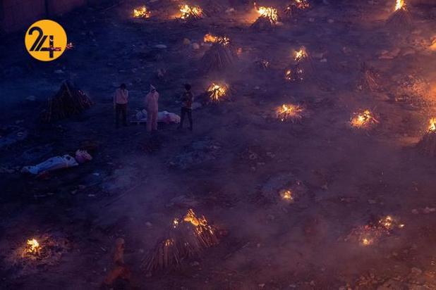 سوزاندن اجساد کرونایی در هند