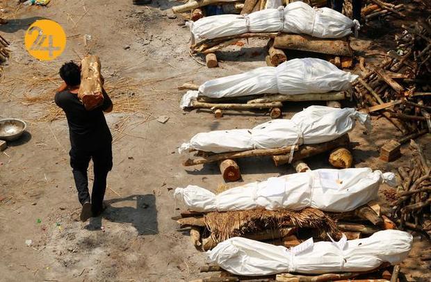 سوزاندن اجساد کرونایی در هند