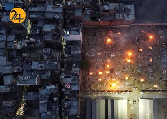 سوزاندن اجساد کرونایی در هند