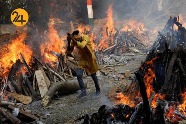 سوزاندن اجساد کرونایی در هند