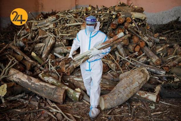 سوزاندن اجساد کرونایی در هند