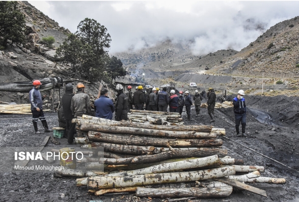 ادامه عملیات امداد و نجات کارگران معدن طزره