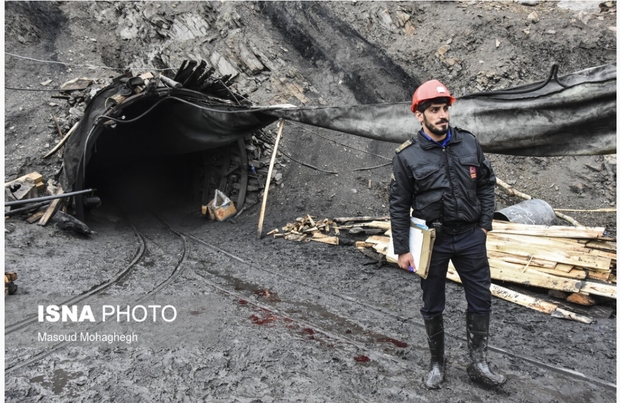 ادامه عملیات امداد و نجات کارگران معدن طزره