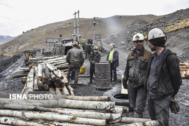 ادامه عملیات امداد و نجات کارگران معدن طزره