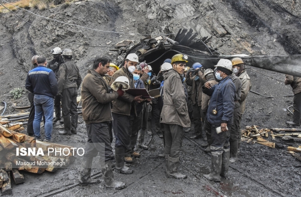 ادامه عملیات امداد و نجات کارگران معدن طزره