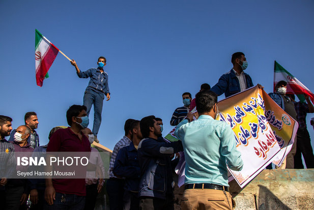 شادی کارگران هفت‌تپه پس از خلع ید مالک قبلی