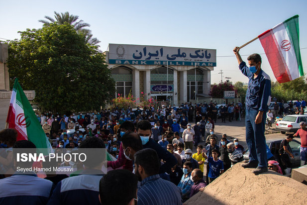 شادی کارگران هفت‌تپه پس از خلع ید مالک قبلی