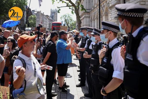 اعتراضات ضد قرنطینه در بریتانیا