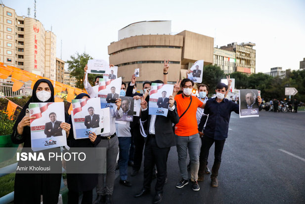 تجمع حامیان همتی در میدان ولیعصر