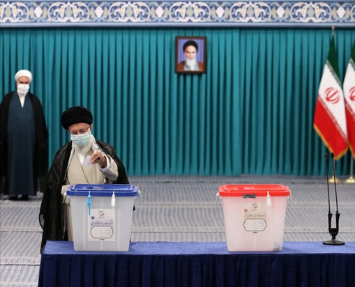 حضور رهبری پای صندوق رای