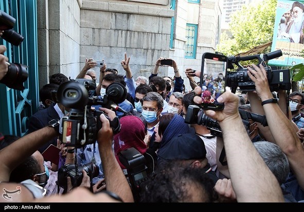 حضور عبدالناصر همتی پای صندوق رای