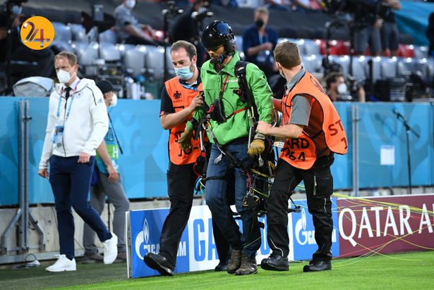 سقوط پاراگلایدر در ورزشگاه مونیخ