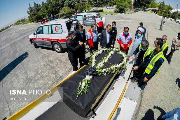 ورود قربانیان و مصدومان سانحه واژگونی اتوبوس خبرنگاران، به فرودگاه مهرآباد