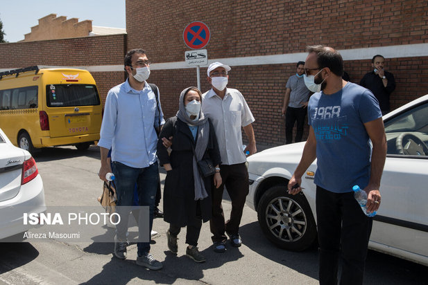 ورود قربانیان و مصدومان سانحه واژگونی اتوبوس خبرنگاران، به فرودگاه مهرآباد