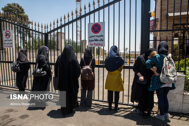 ورود قربانیان و مصدومان سانحه واژگونی اتوبوس خبرنگاران، به فرودگاه مهرآباد