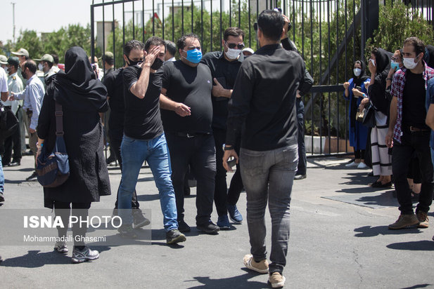 ورود قربانیان و مصدومان سانحه واژگونی اتوبوس خبرنگاران، به فرودگاه مهرآباد