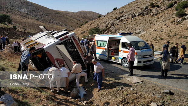تصاویر اتوبوس واژگون شده خبرنگاران در ارومیه