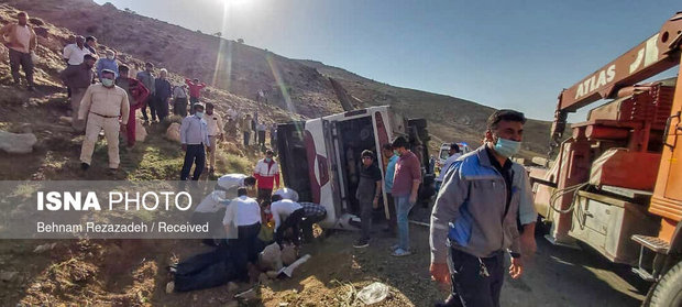 تصاویر اتوبوس واژگون شده خبرنگاران در ارومیه