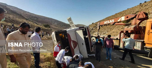 تصاویر اتوبوس واژگون شده خبرنگاران در ارومیه