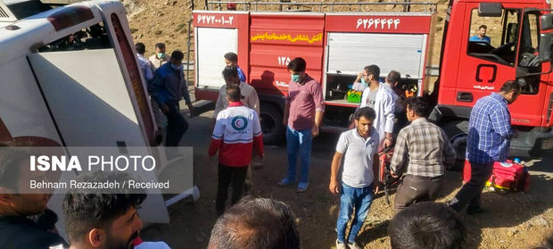 تصاویر اتوبوس واژگون شده خبرنگاران در ارومیه