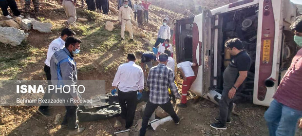 تصاویر اتوبوس واژگون شده خبرنگاران در ارومیه