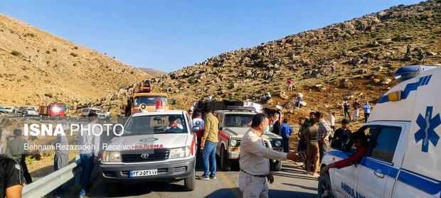 تصاویر اتوبوس واژگون شده خبرنگاران در ارومیه