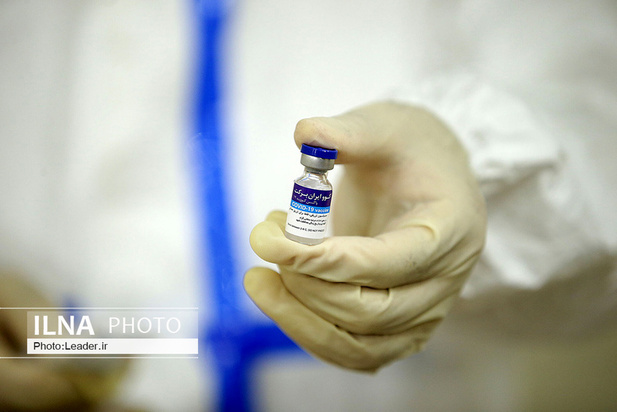 دریافت دُز اول واکسن ایرانی کوو برکت توسط رهبر انقلاب