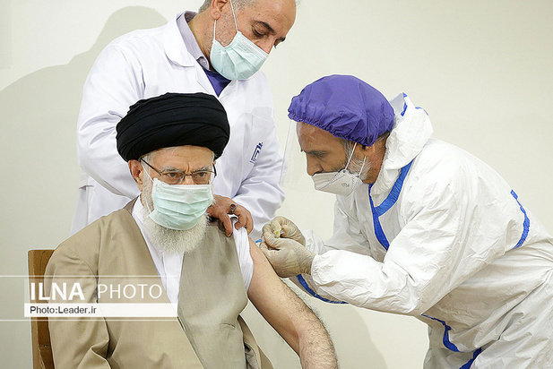 دریافت دُز اول واکسن ایرانی کوو برکت توسط رهبر انقلاب