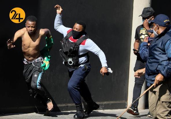 تظاهرات علیه بازداشت رئیس‌جمهور سابق آفریقای جنوبی