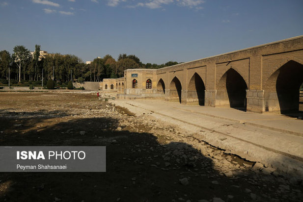 زاینده‌رود دوباره بی‌آب شد