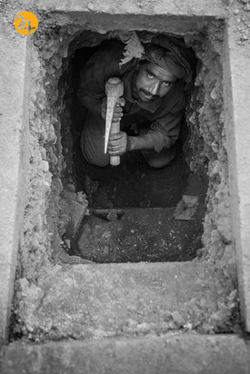 مهاجران افغان در چاه‌های فاضلاب ایران