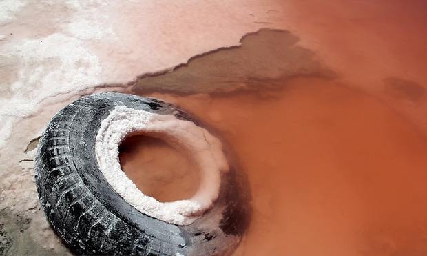 دریاچه ارومیه سرخ شد