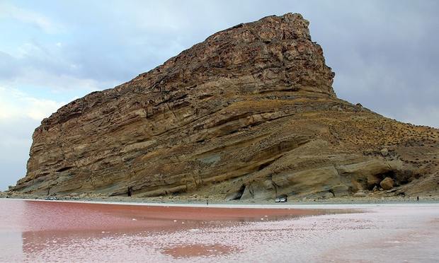 دریاچه ارومیه سرخ شد