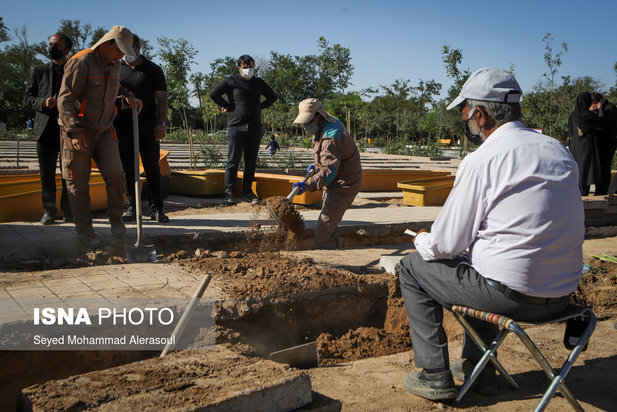 مشهد مرگبارترین شهر کرونایی ایران