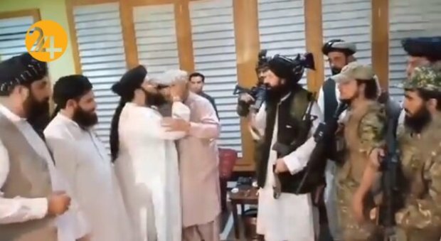 بیعت برادر اشرف غنی با طالبان