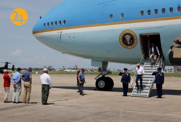 بایدن در میان ویرانه‌های طوفان آیدا