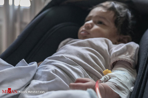 روزهای سخت کودکان کرونایی در بیمارستان