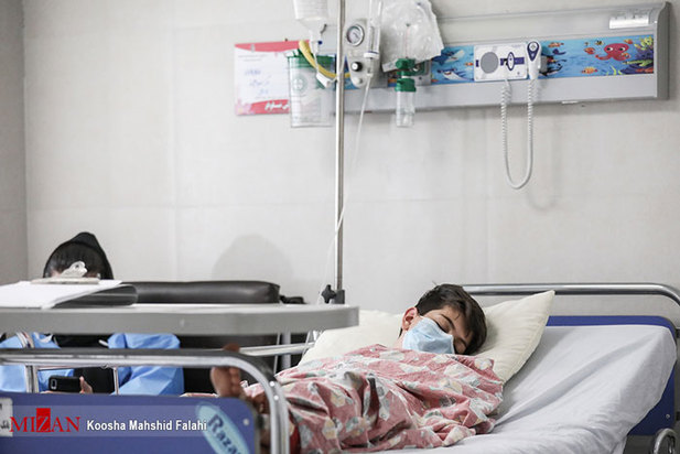 روزهای سخت کودکان کرونایی در بیمارستان