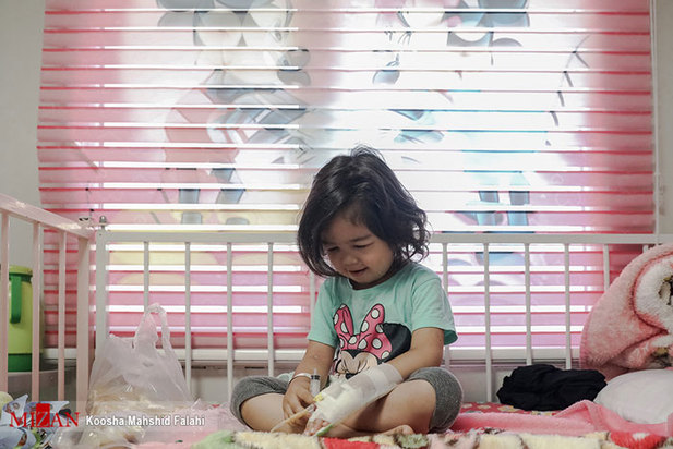 روزهای سخت کودکان کرونایی در بیمارستان