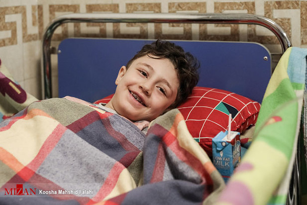 روزهای سخت کودکان کرونایی در بیمارستان