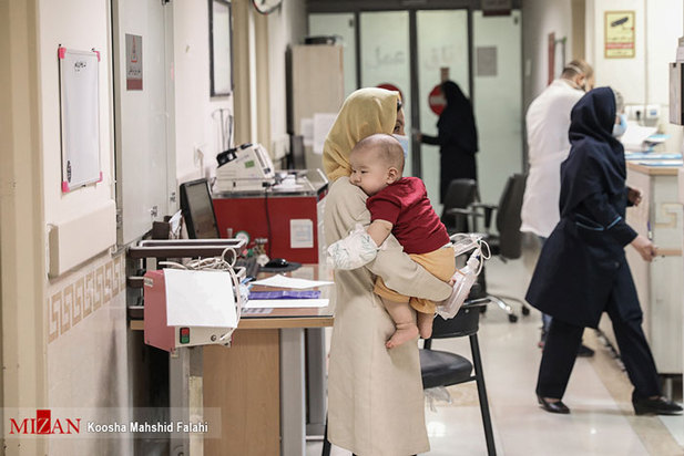 روزهای سخت کودکان کرونایی در بیمارستان