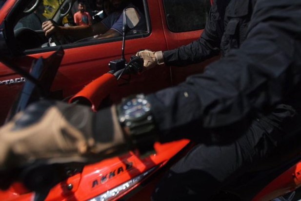 ورود کامیون‌های سوخت ایران به لبنان