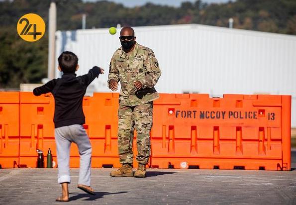 اسکان افغان‌ها در پایگاه ارتش آمریکا