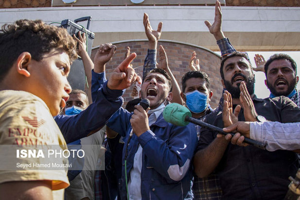 تجمع کارگران نیشکر هفت تپه در اهواز