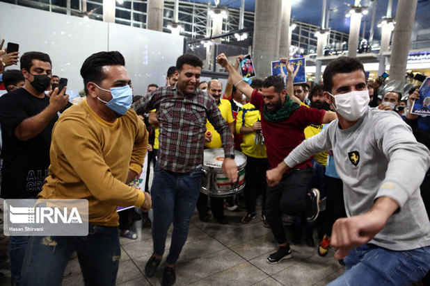 بازگشت تیم ملی کشتی فرنگی به کشور