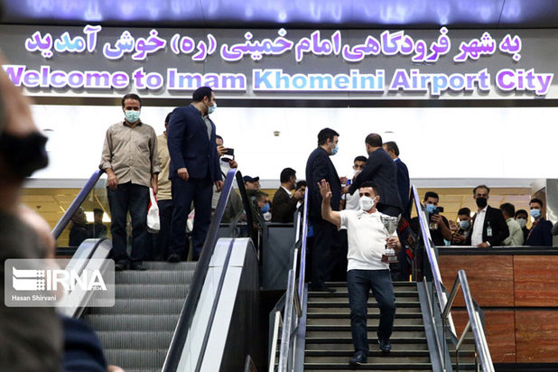 بازگشت تیم ملی کشتی فرنگی به کشور